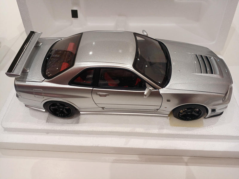 Load image into Gallery viewer, AUTOart Nismo R34 GT-R Z-TUNE 1/18 Scale Model Car– Used