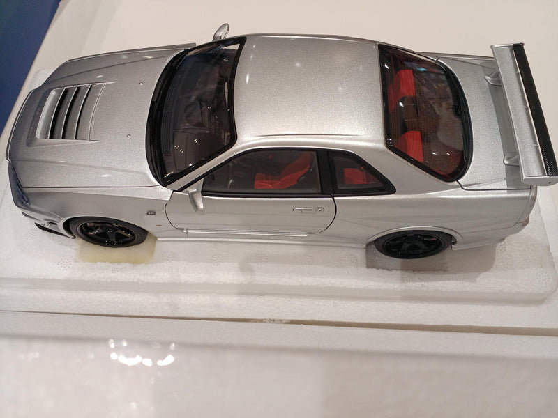 Load image into Gallery viewer, AUTOart Nismo R34 GT-R Z-TUNE 1/18 Scale Model Car– Used