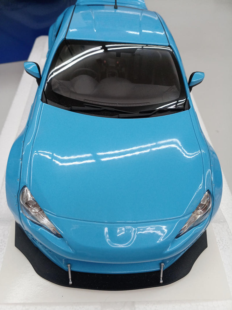 Load image into Gallery viewer, AUTOart Rocket Bunny Toyota 86 1/18 Scale Model Car– Used