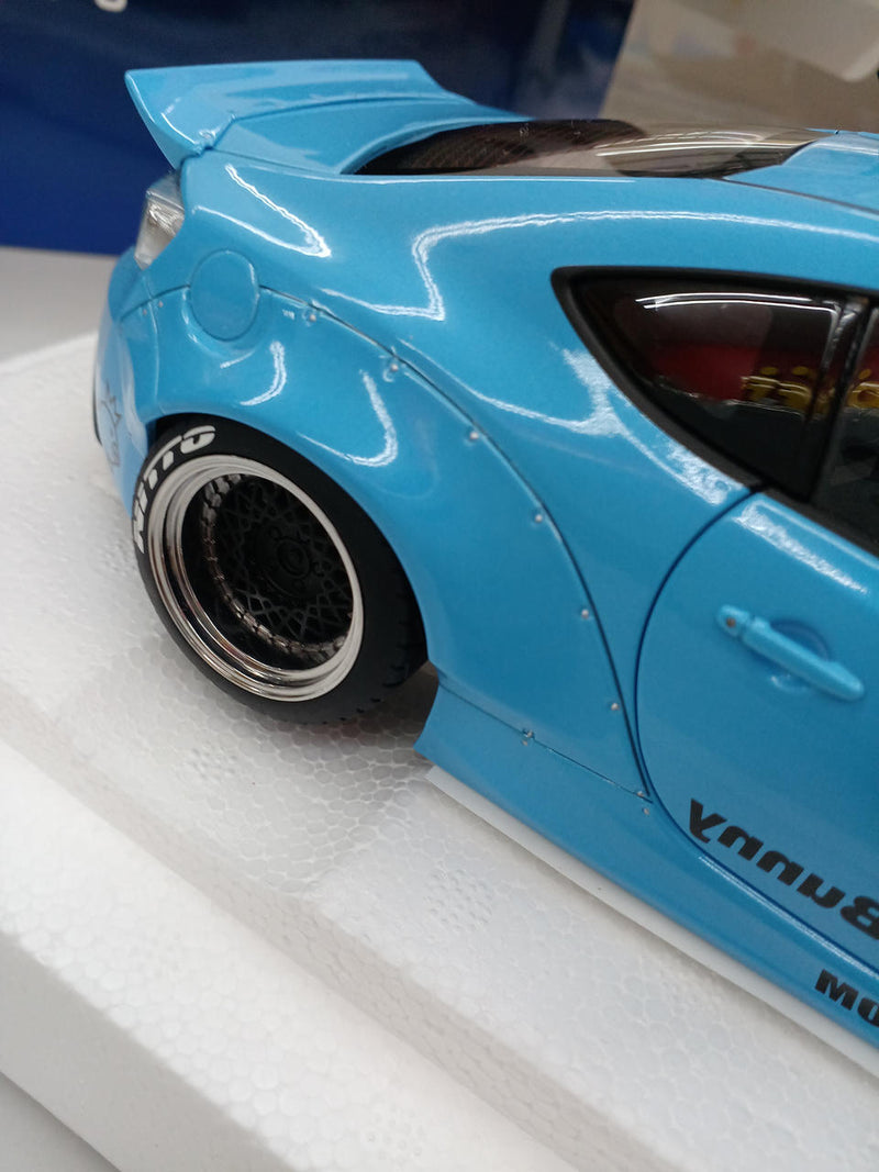 Load image into Gallery viewer, AUTOart Rocket Bunny Toyota 86 1/18 Scale Model Car– Used
