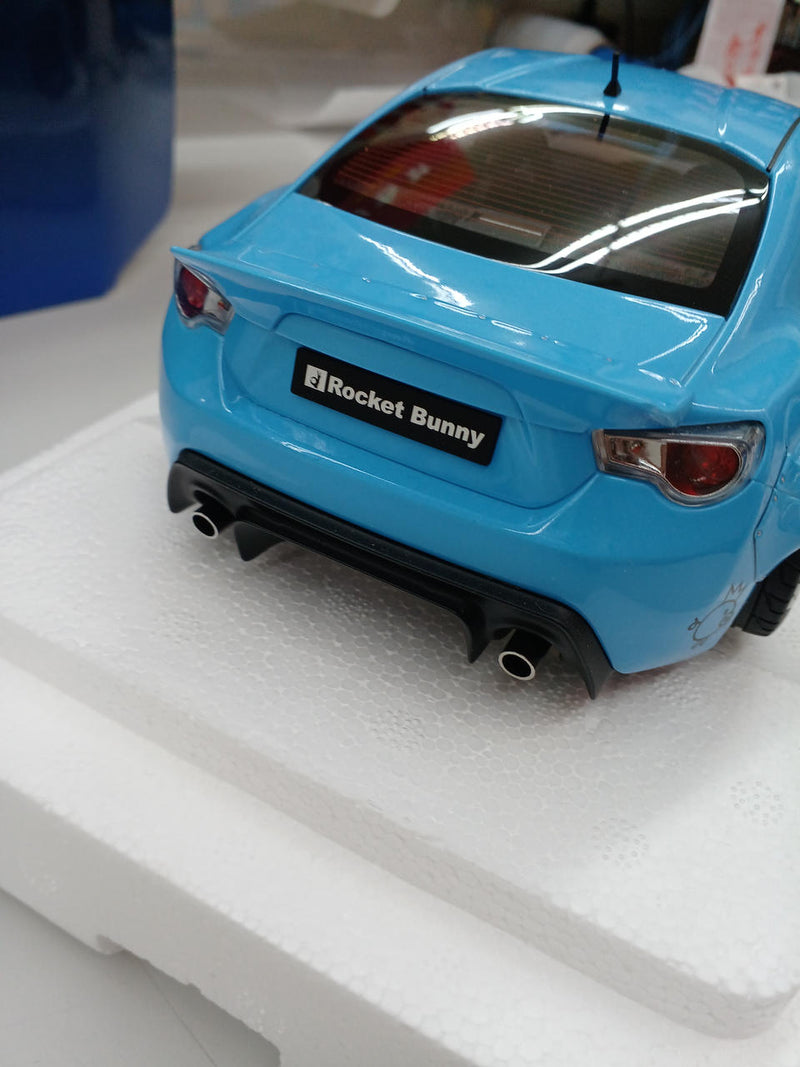 Load image into Gallery viewer, AUTOart Rocket Bunny Toyota 86 1/18 Scale Model Car– Used