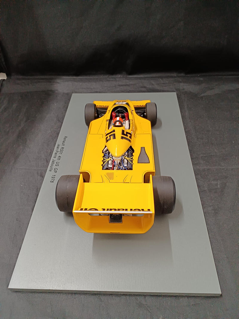 Laden Sie das Bild in Galerie -Viewer, MINIMAX SPARK 18S371 Porsche 911 RSR 1/18 Scale Model Car– Used