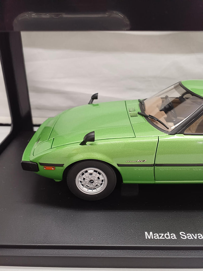 Load image into Gallery viewer, AUTOart MAZDA SAVANNA RX-7 (SA) Mach Green Metallic 1/18 Scale– Used