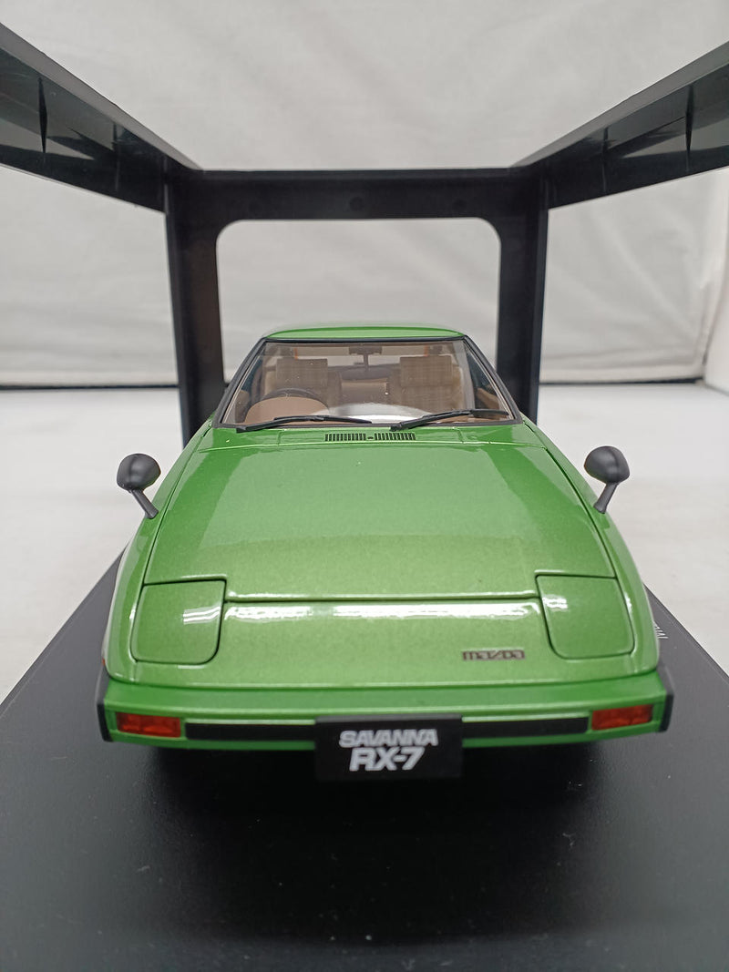 Load image into Gallery viewer, AUTOart MAZDA SAVANNA RX-7 (SA) Mach Green Metallic 1/18 Scale– Used