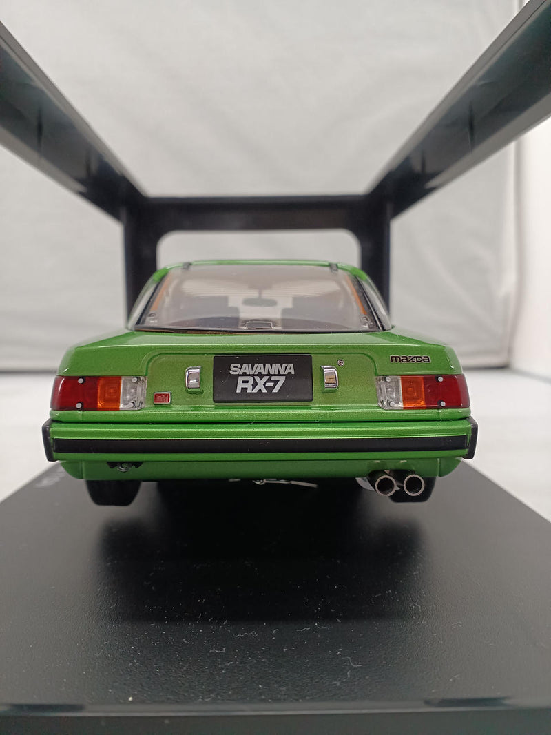 Load image into Gallery viewer, AUTOart MAZDA SAVANNA RX-7 (SA) Mach Green Metallic 1/18 Scale– Used