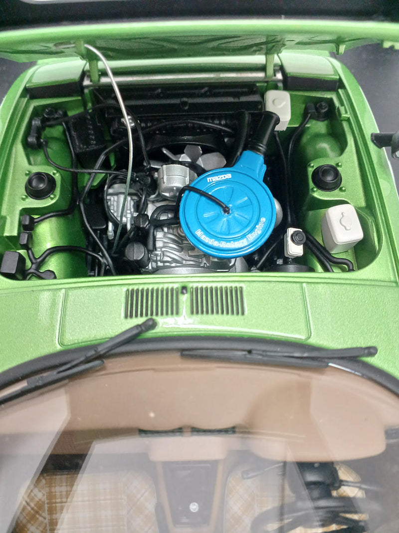 Load image into Gallery viewer, AUTOart MAZDA SAVANNA RX-7 (SA) Mach Green Metallic 1/18 Scale– Used
