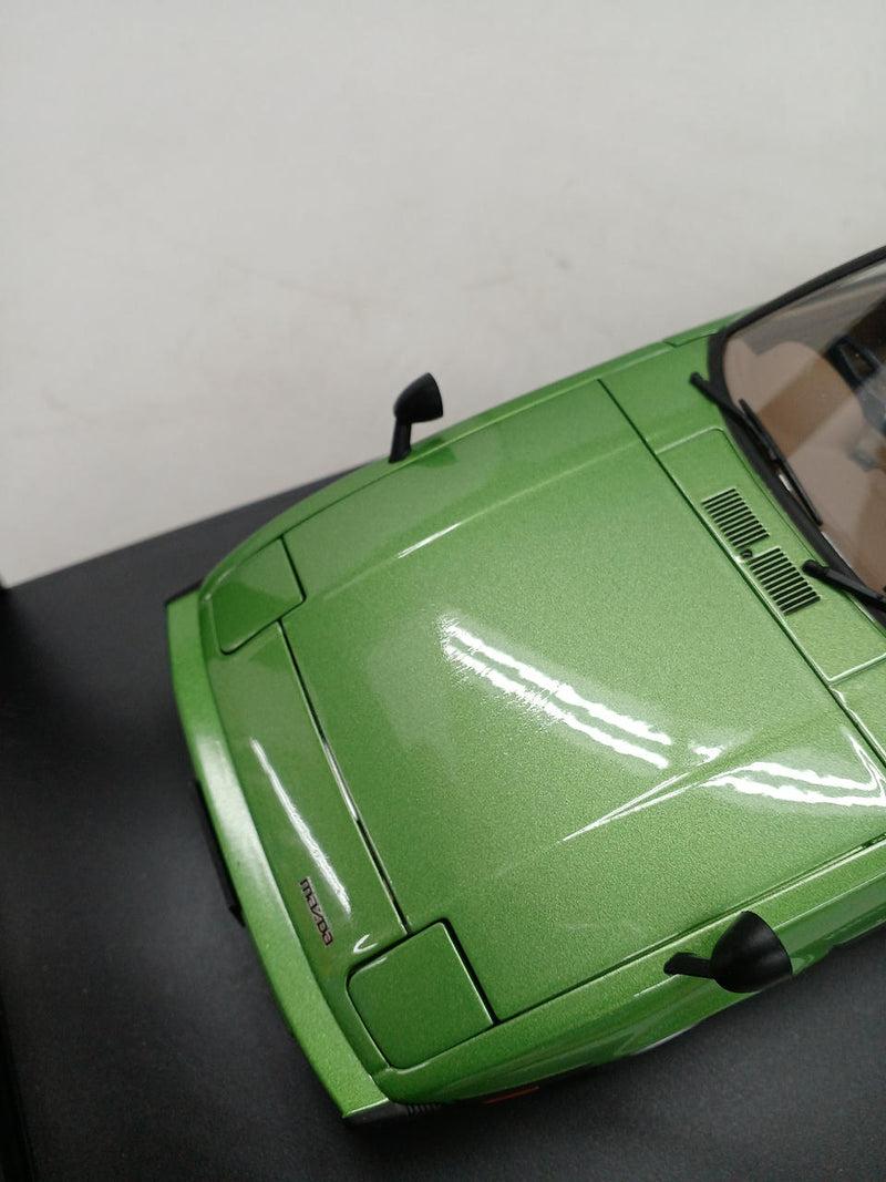 Load image into Gallery viewer, AUTOart MAZDA SAVANNA RX-7 (SA) Mach Green Metallic 1/18 Scale– Used