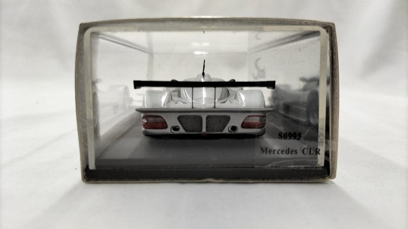 Laden Sie das Bild in Galerie -Viewer, SPARK MINIMAX MERCEDES CLR 1/43 Scale Car– Used