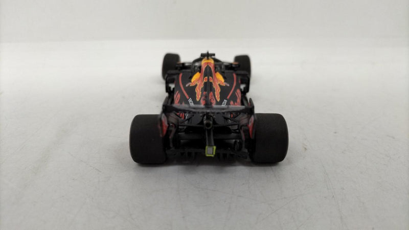 Chargez l'image dans la visionneuse de la galerie, MINICHAMPS 1/43 Aston Martin Red Bull Racing RB15– Used