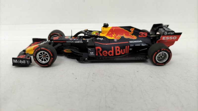 Chargez l'image dans la visionneuse de la galerie, MINICHAMPS 1/43 Aston Martin Red Bull Racing RB15– Used