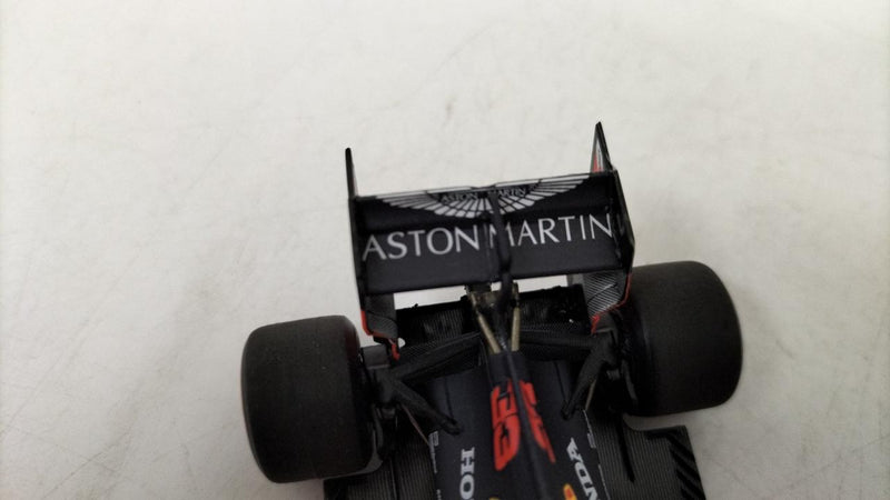 Chargez l'image dans la visionneuse de la galerie, MINICHAMPS 1/43 Aston Martin Red Bull Racing RB15– Used