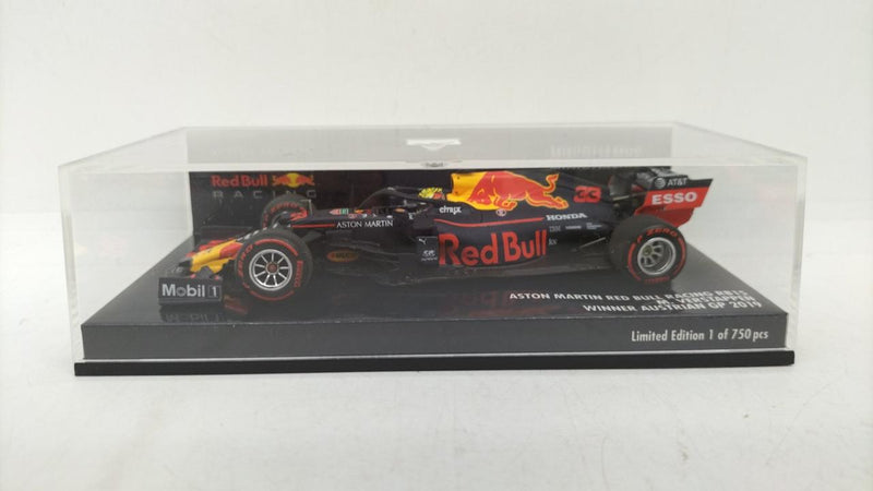 Chargez l'image dans la visionneuse de la galerie, MINICHAMPS 1/43 Aston Martin Red Bull Racing RB15– Used