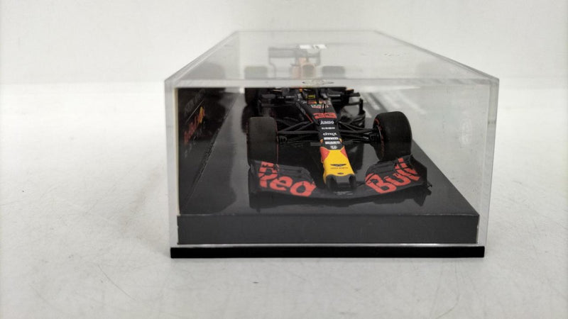 Chargez l'image dans la visionneuse de la galerie, MINICHAMPS 1/43 Aston Martin Red Bull Racing RB15– Used