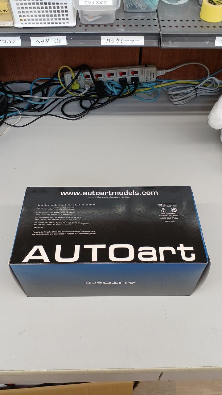 Load image into Gallery viewer, AUTOart Porsche 911 (991) GT3 RS Black 1/18 Scale Car– Used
