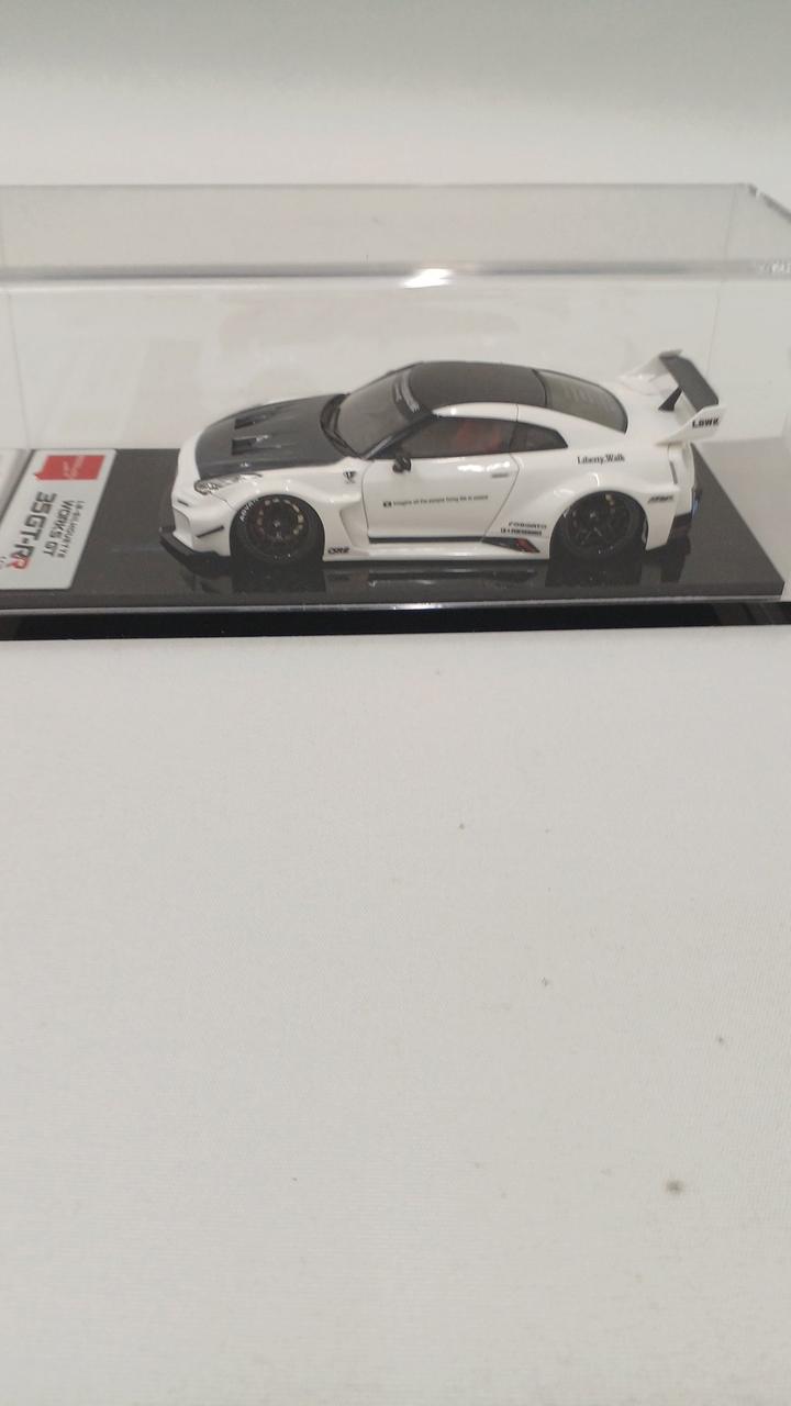 Cargue la imagen en el visor de la galería, MAKE UP LB012A LIBERTY WALK LB-SILHOUETTE WORKS Aventador GT EVO 1/43– Used