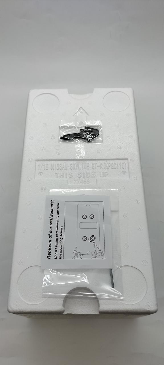 Cargue la imagen en el visor de la galería, AUTOART NISSAN SKYLINE 2000 GT-R (KPGC10) 1/18 Scale Car– Used