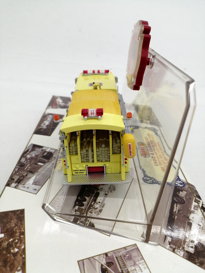Load image into Gallery viewer, CODE 3 COLLECTIBLES 1/64 FIRE DEPARTMENT OF NEW YORK Diecast Model– Used