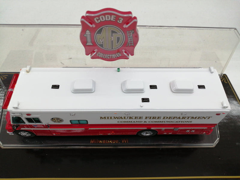 Chargez l'image dans la visionneuse de la galerie, CODE 3 COLLECTIBLES 1/64 MILWAUKEE FIRE DEPARTMENT Diecast Model– Used