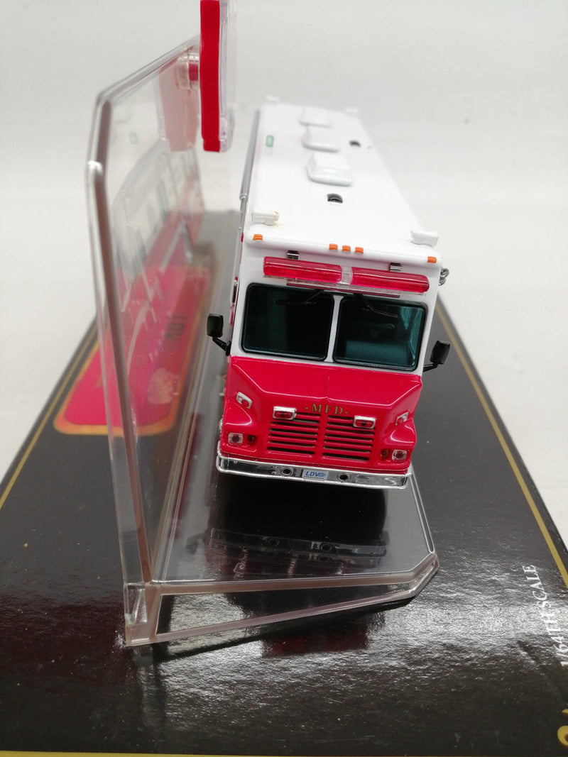 Chargez l'image dans la visionneuse de la galerie, CODE 3 COLLECTIBLES 1/64 MILWAUKEE FIRE DEPARTMENT Diecast Model– Used