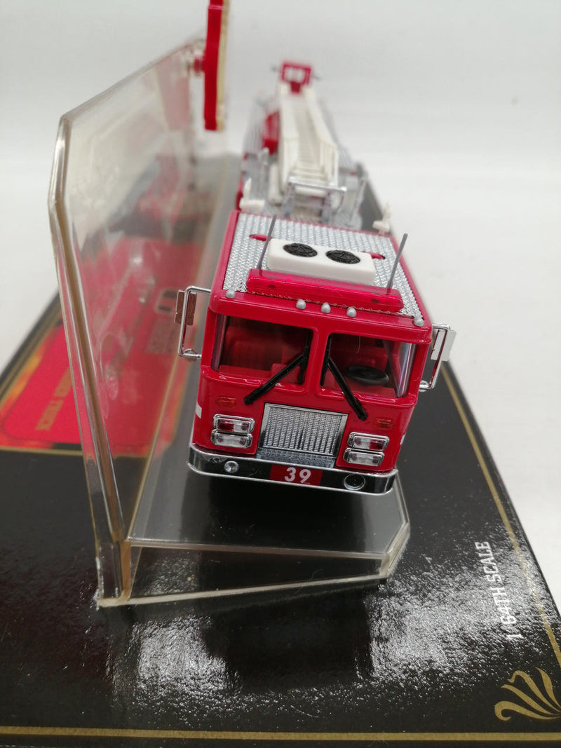 Laden Sie das Bild in Galerie -Viewer, CODE 3 1/64 CITY OF LOS ANGELES AERIAL LADDER Diecast Model– Used