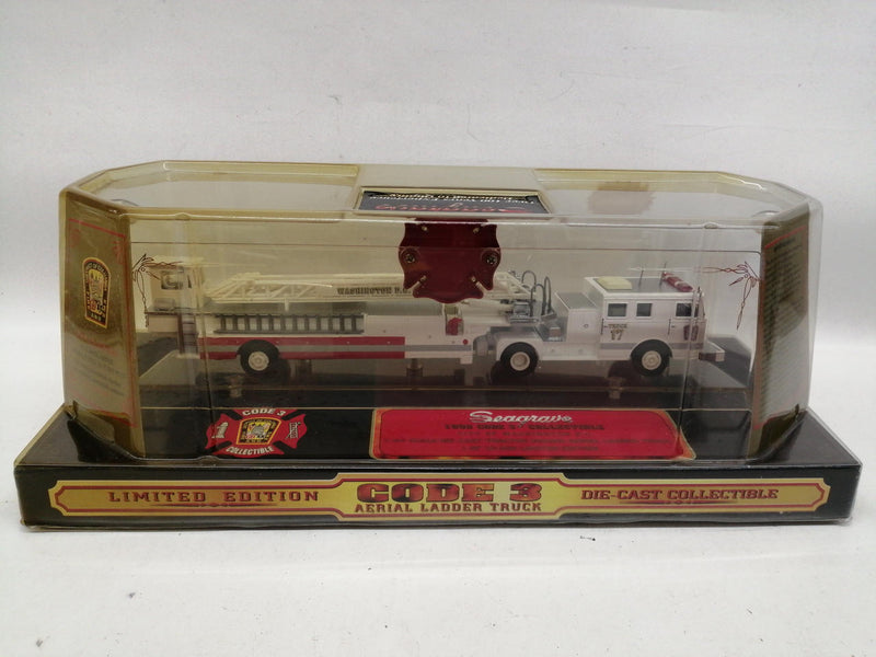 Laden Sie das Bild in Galerie -Viewer, CODE 3 1/64 CITY OF WASHINGTON D.C. AERIAL LADDER Diecast Model– Used