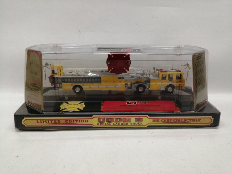 Laden Sie das Bild in Galerie -Viewer, CODE 3 1/64 CHINO VALLEY INDEPENDENT Fire Engine Diecast Model– Used