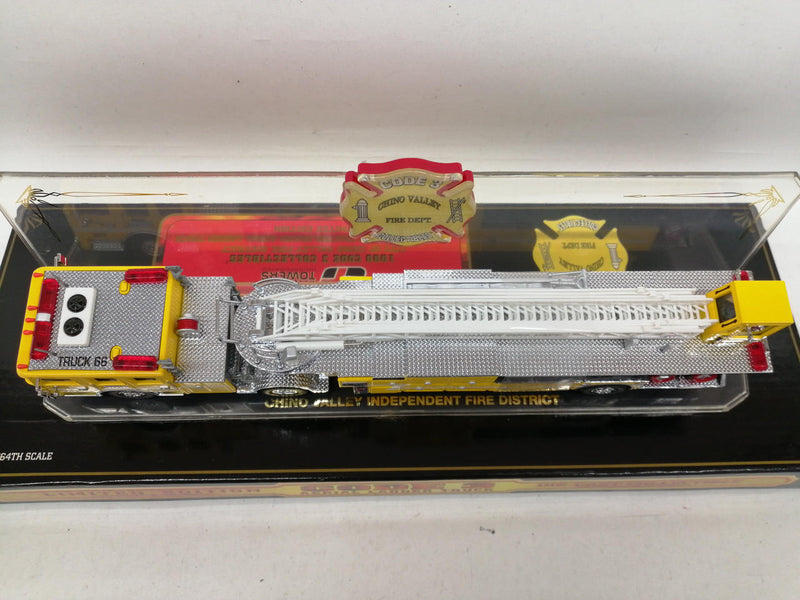 Laden Sie das Bild in Galerie -Viewer, CODE 3 1/64 CHINO VALLEY INDEPENDENT Fire Engine Diecast Model– Used