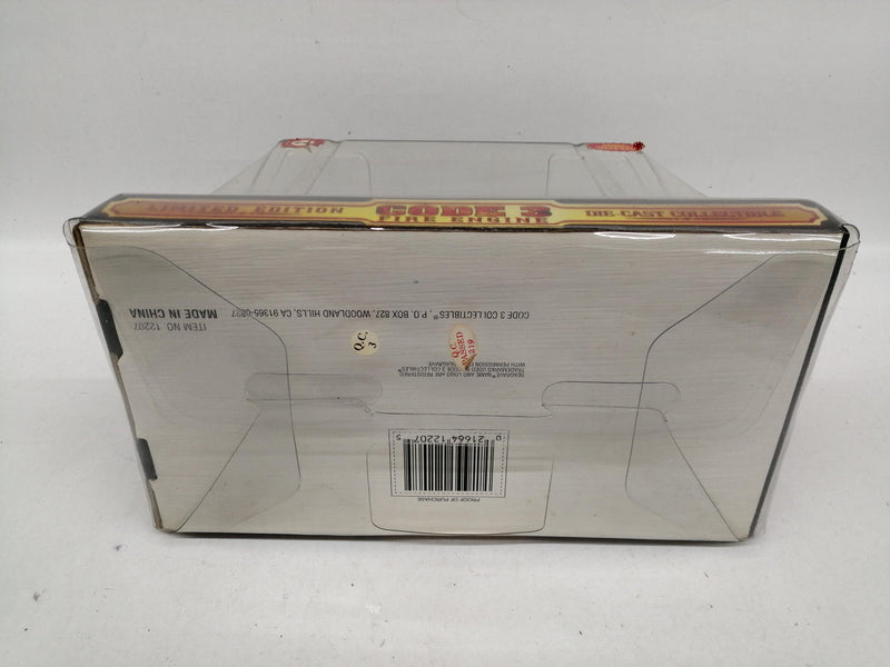 Laden Sie das Bild in Galerie -Viewer, CODE 3 1/64 PATRIOT FIRE DEPARTMENT Diecast Model– Used