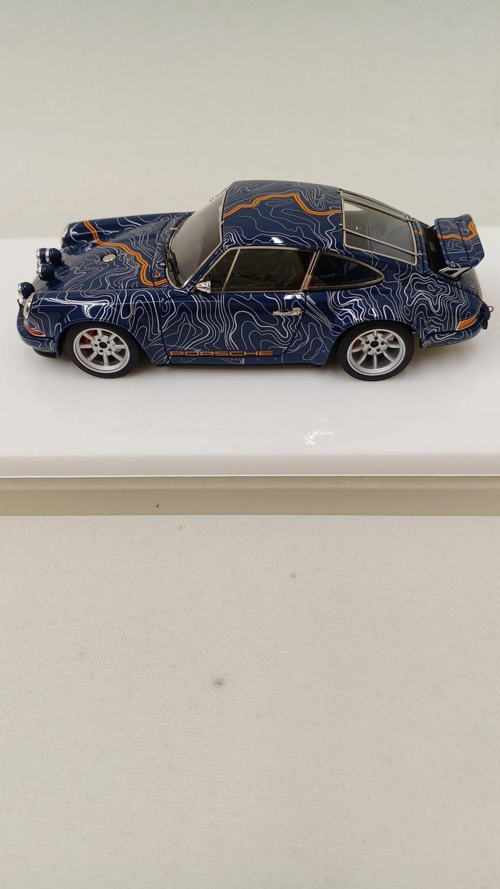 Cargue la imagen en el visor de la galería, MAKE UP EM504 SINGER 911 EIDOLON COLLECTION 1/43 Scale Car– Used