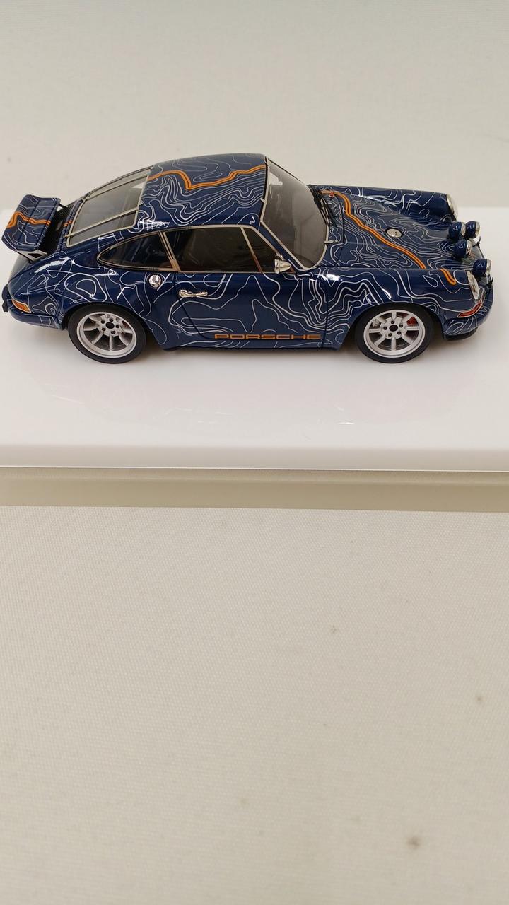 Cargue la imagen en el visor de la galería, MAKE UP EM504 SINGER 911 EIDOLON COLLECTION 1/43 Scale Car– Used