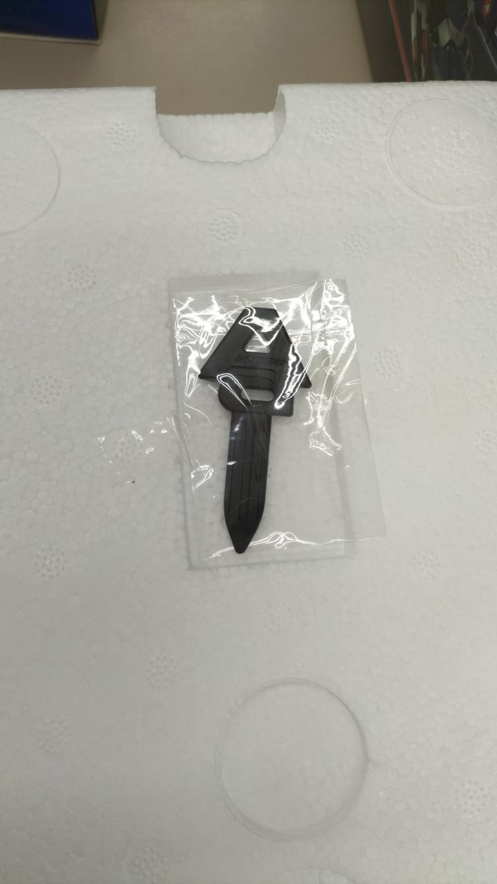 Load image into Gallery viewer, AUTOart Ford GT 2017 Diecast Car 1/18 Scale– Used