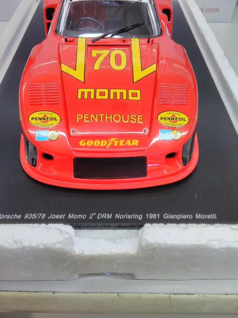 Laden Sie das Bild in Galerie -Viewer, SPARK 1981 #70 Porsche 935 1/18 Scale Car– Used
