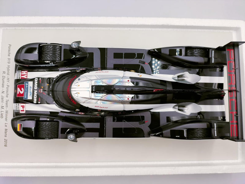 Laden Sie das Bild in Galerie -Viewer, SPARK Porsche 919 Hybrid Le Mans 2016 1/18 Diecast Car– Used
