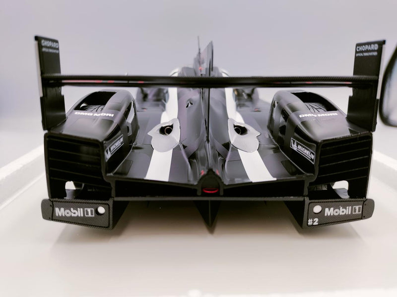 Laden Sie das Bild in Galerie -Viewer, SPARK Porsche 919 Hybrid Le Mans 2016 1/18 Diecast Car– Used