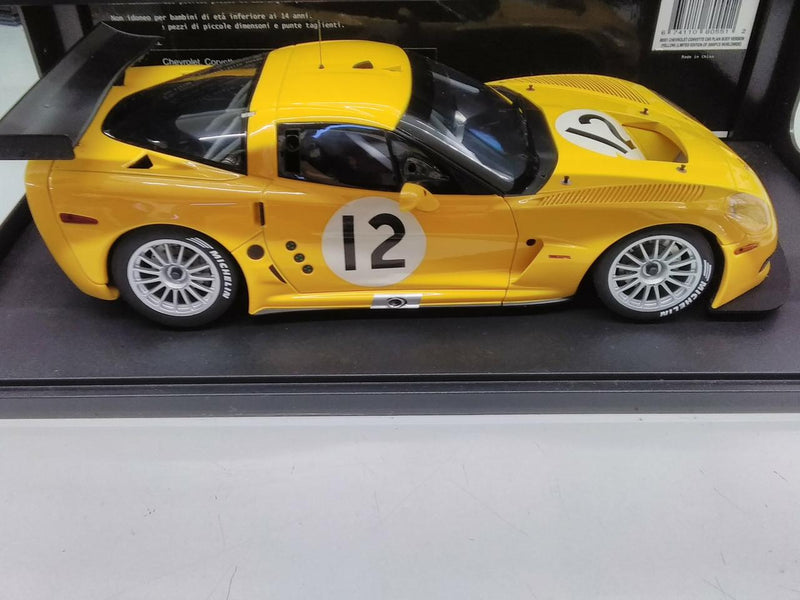 Cargue la imagen en el visor de la galería, AUTOart Chevrolet Corvette Plain Body (Yellow) 1/18 Scale Car– Used