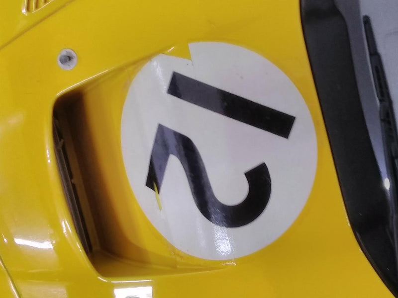 Cargue la imagen en el visor de la galería, AUTOart Chevrolet Corvette Plain Body (Yellow) 1/18 Scale Car– Used