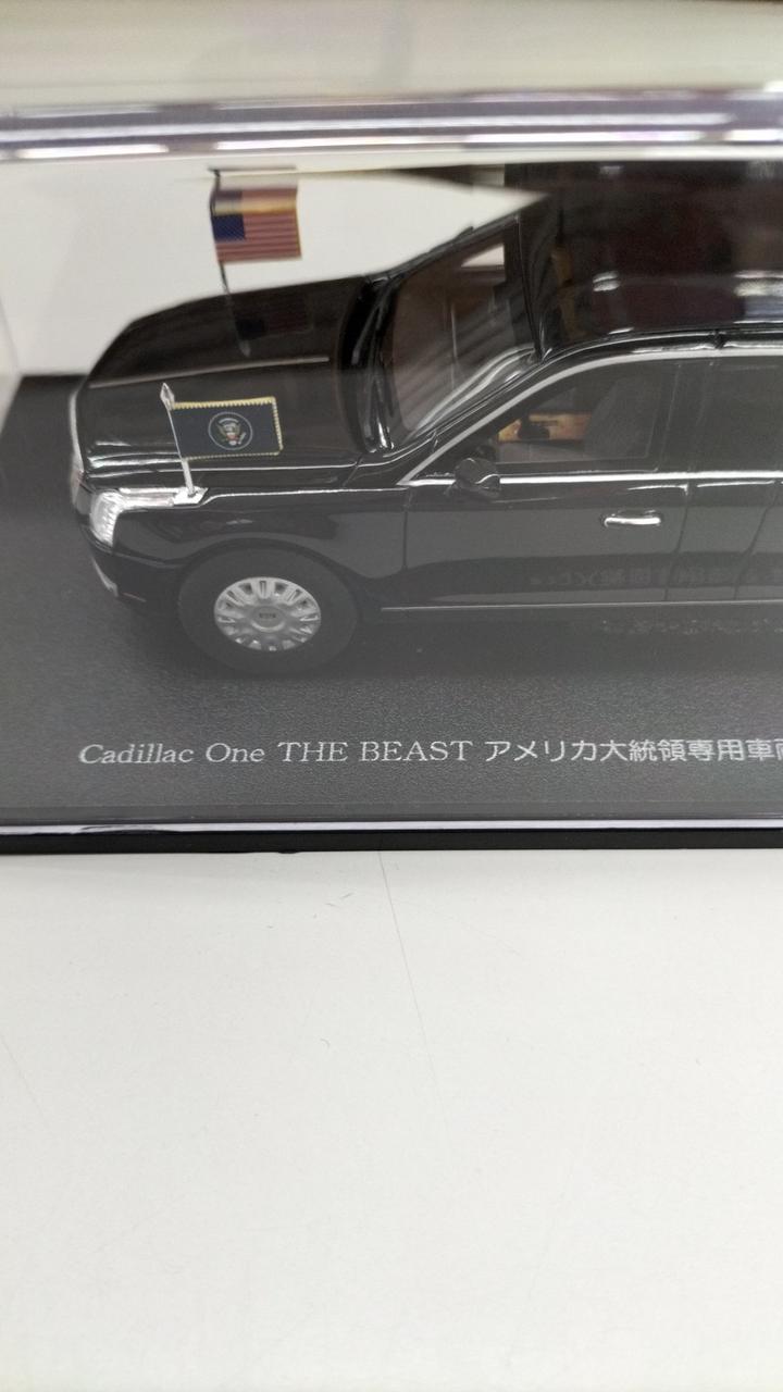 Cargue la imagen en el visor de la galería, RAI'S Cadillac "The Beast" Presidential Limousine 2019 1/43 Diecast– Used