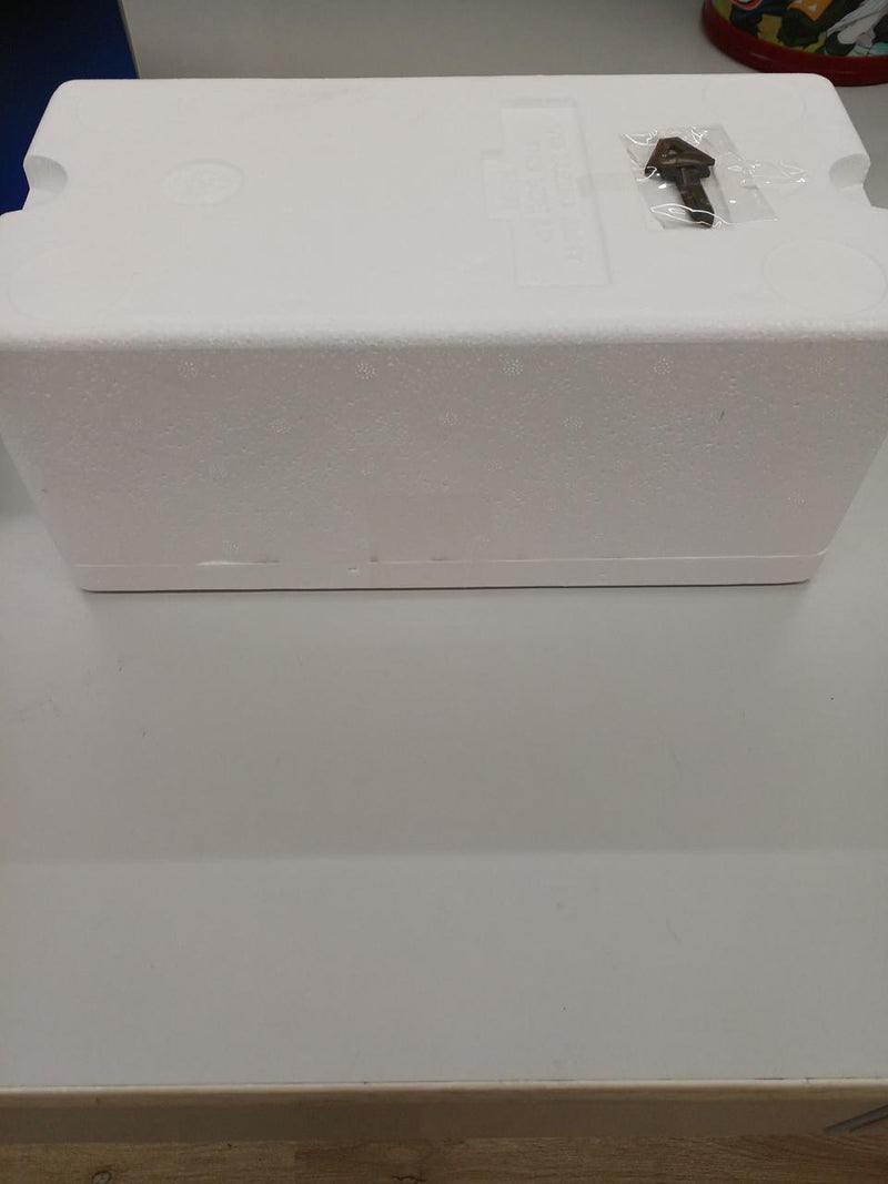Load image into Gallery viewer, AUTOart Suzuki Jimny JB64 (White Pearl) 1/18 Scale Diecast Car– Used