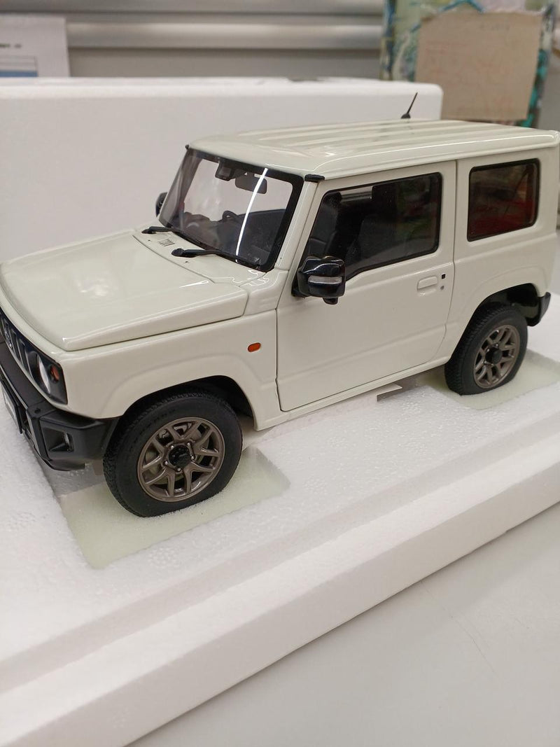 Load image into Gallery viewer, AUTOart Suzuki Jimny JB64 (White Pearl) 1/18 Scale Diecast Car– Used