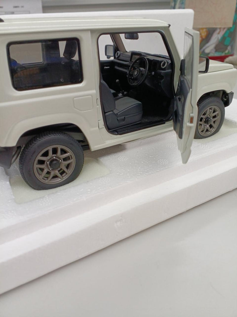 Load image into Gallery viewer, AUTOart Suzuki Jimny JB64 (White Pearl) 1/18 Scale Diecast Car– Used