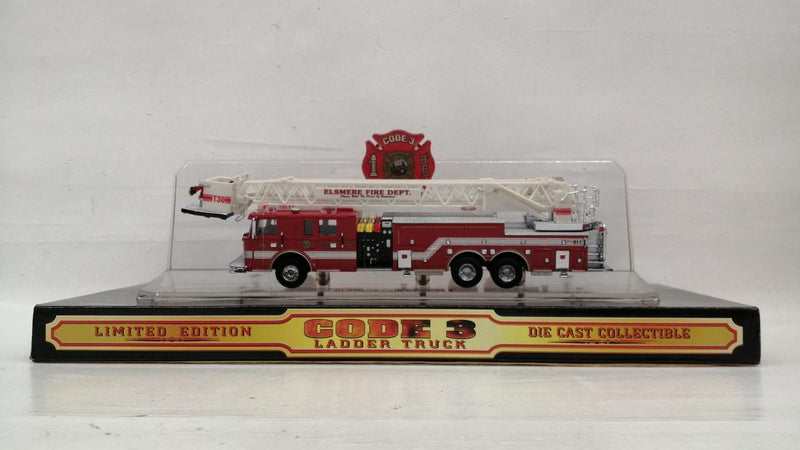 Carica immagine in Galleria Viewer, CODE 3 12910 ELSMERE FIRE DEPT T30 1/64 Diecast Model– Used