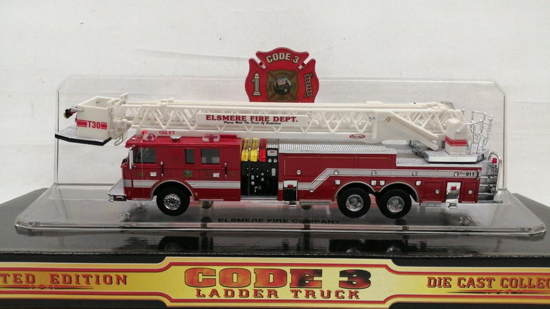 Carica immagine in Galleria Viewer, CODE 3 12910 ELSMERE FIRE DEPT T30 1/64 Diecast Model– Used