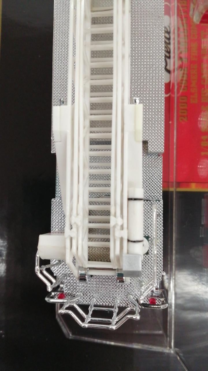 Carica immagine in Galleria Viewer, CODE 3 12910 ELSMERE FIRE DEPT T30 1/64 Diecast Model– Used