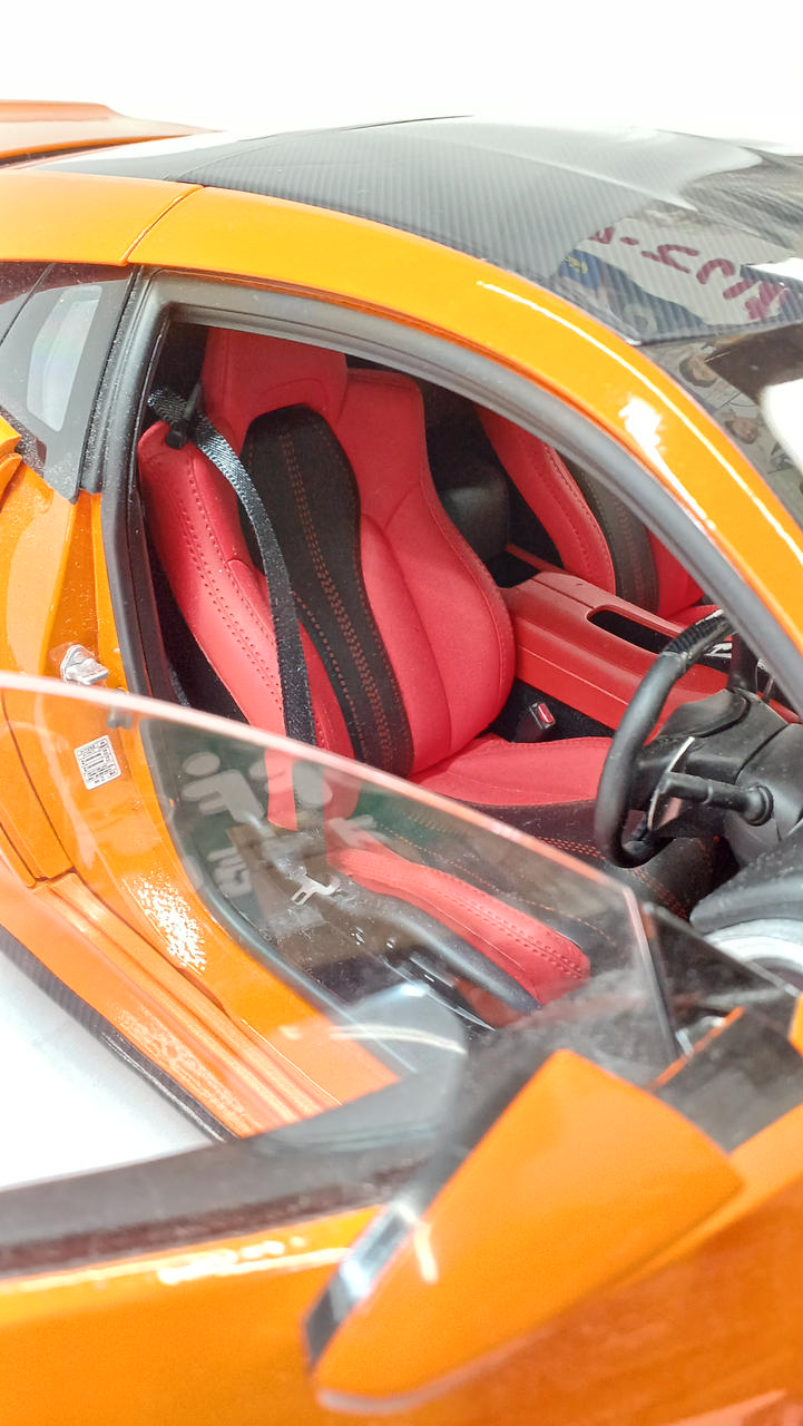 Load image into Gallery viewer, DeAgostini 1/8 Scale Weekly Honda NSX Completed Build Model– Used