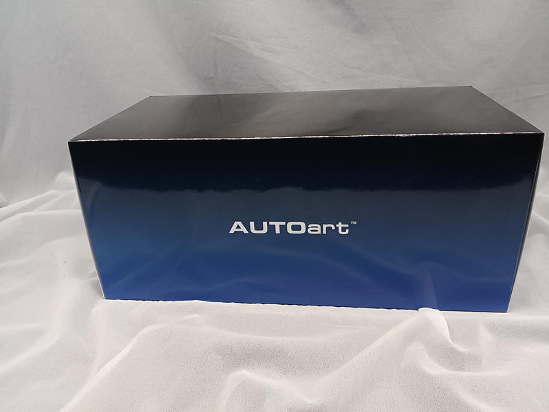 Load image into Gallery viewer, AUTOart PORSCHE 911 GT2 RS 1/18 Diecast Car– Used