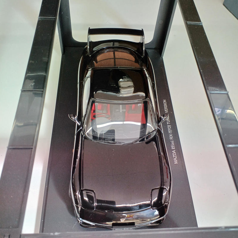 Load image into Gallery viewer, AUTOart Mazda RX-7 Tuned Version 1/18 Scale Car– Used