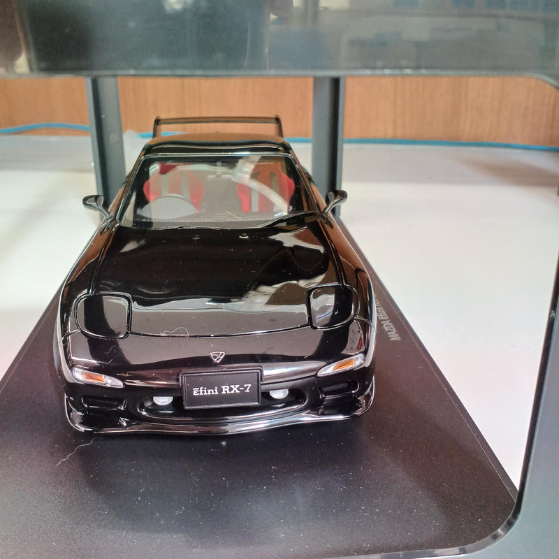 Load image into Gallery viewer, AUTOart Mazda RX-7 Tuned Version 1/18 Scale Car– Used