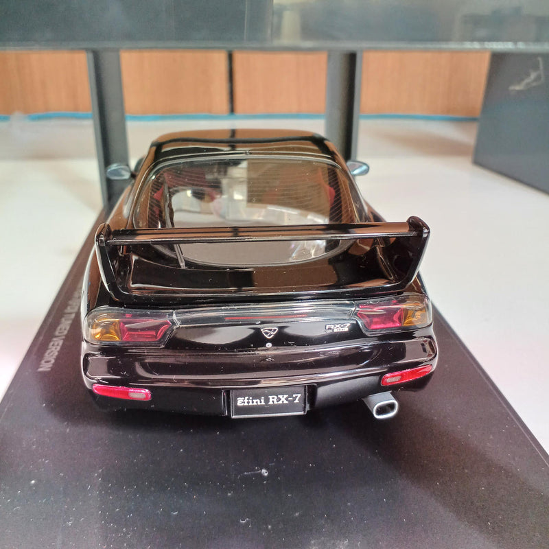 Load image into Gallery viewer, AUTOart Mazda RX-7 Tuned Version 1/18 Scale Car– Used