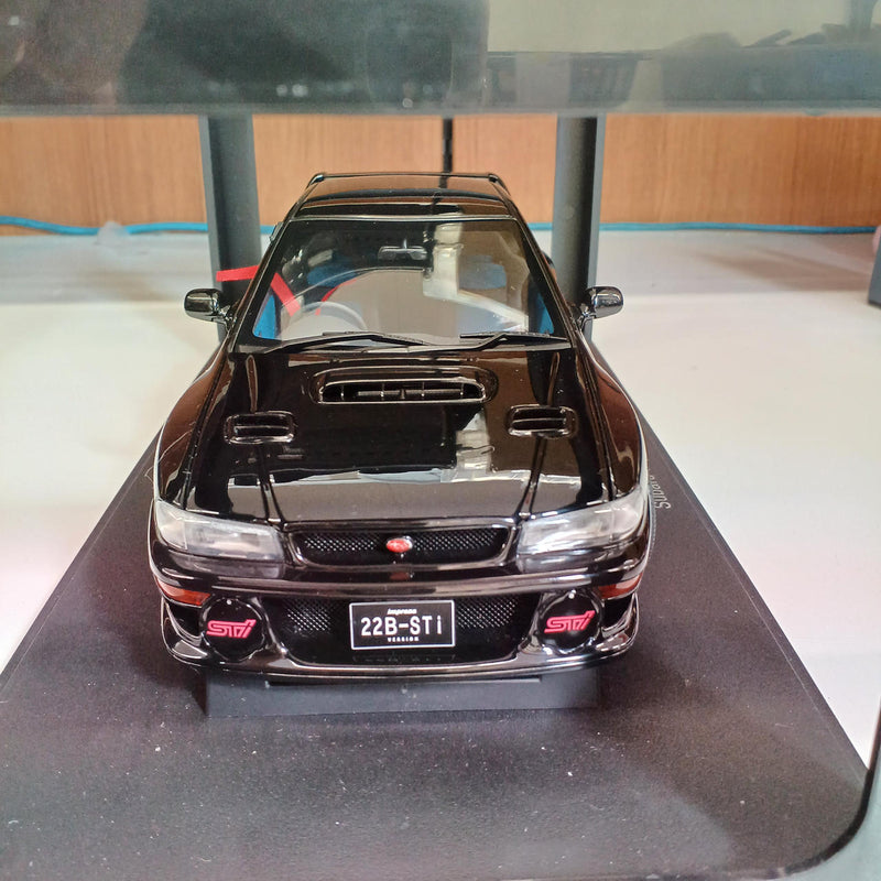 Load image into Gallery viewer, AUTOart Subaru Impreza 22B STi Version 1/18 Scale Car– Used