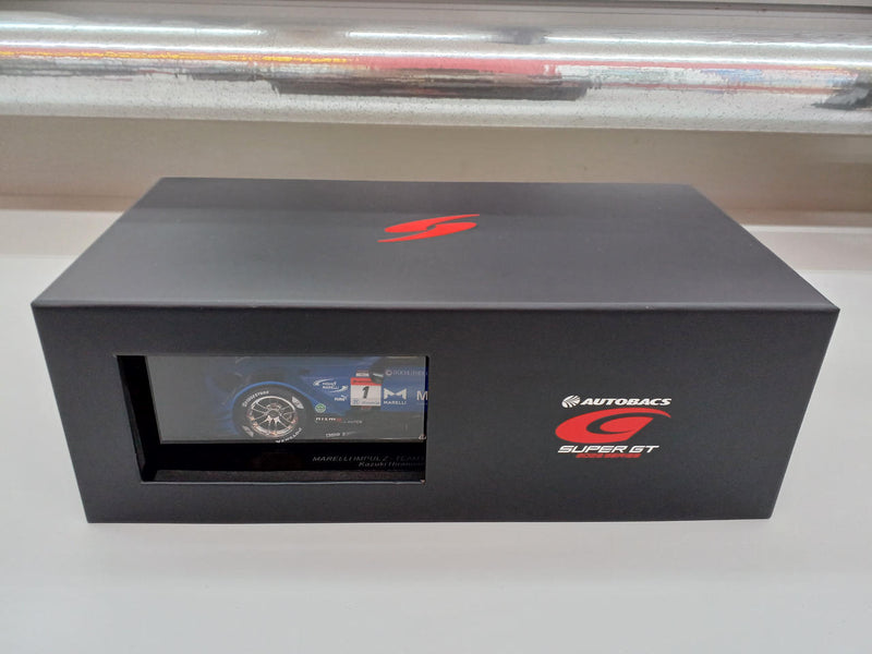 Laden Sie das Bild in Galerie -Viewer, SPARK Calsonic IMPUL Z 1/18 Scale Model Car– Used